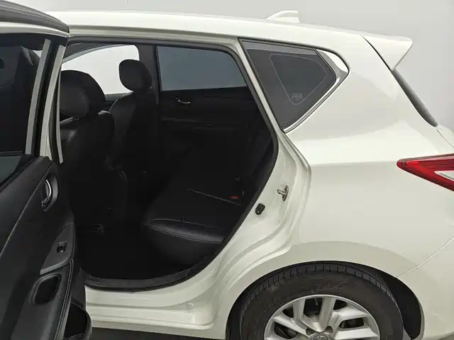 Nissan Tiida 2020 — фото 13