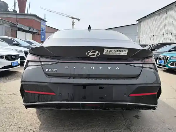 Hyundai Elantra 2023