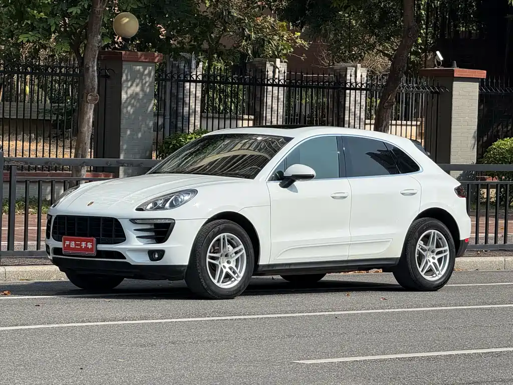 Porsche Macan 2015 — фото 1