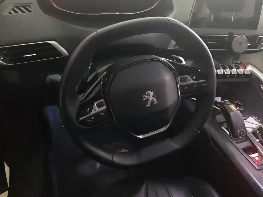 Peugeot 5008 2018 — фото 15