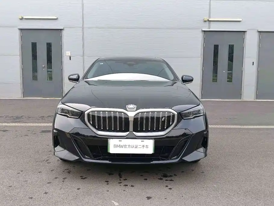 BMW i5 2025 — фото 2