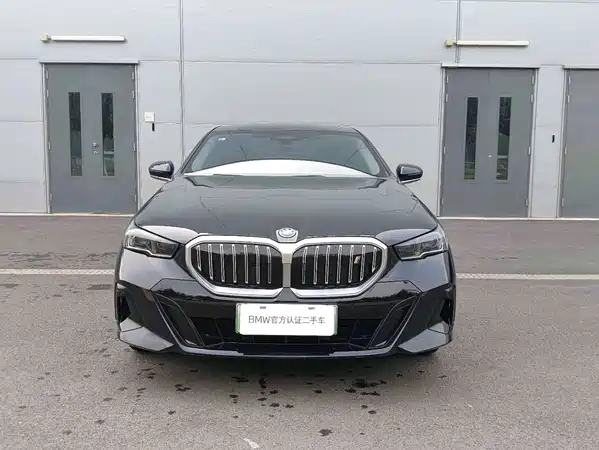 BMW i5 2025