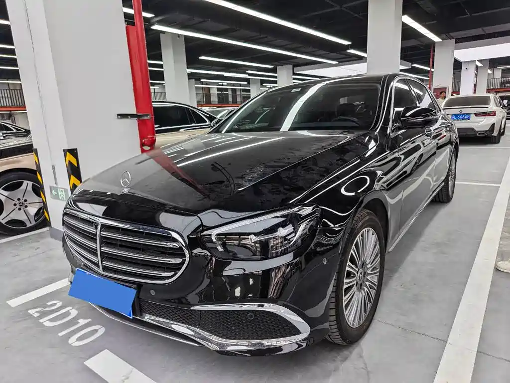 Mercedes-Benz E-Class 2023 — фото 1