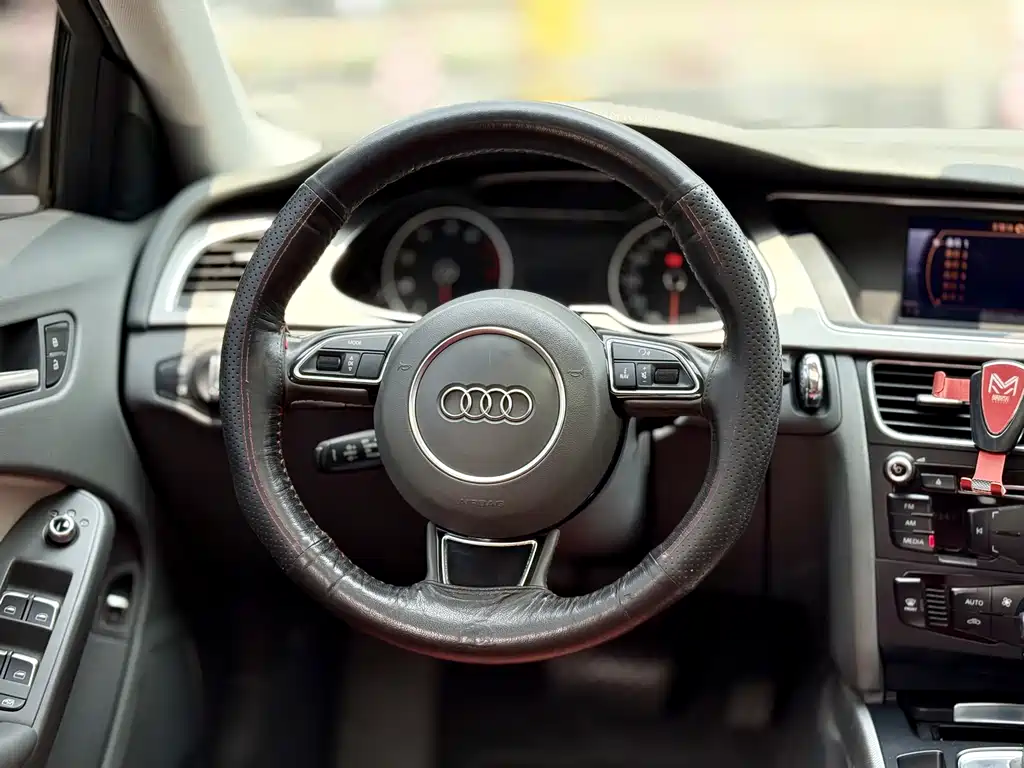 Audi A4L 2012