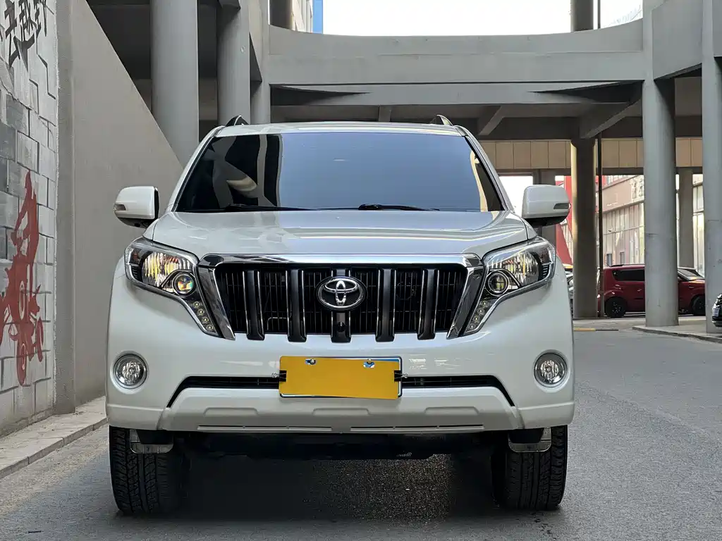 Toyota Prado 2017 — фото 2