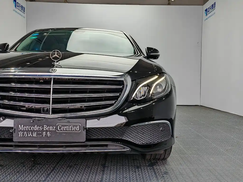 Mercedes-Benz E-Class 2019 — фото 20