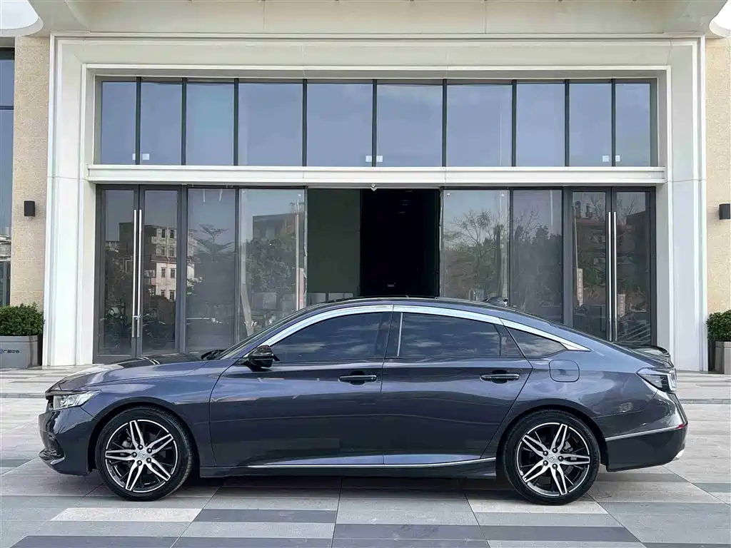 Honda Accord 2022 — фото 11