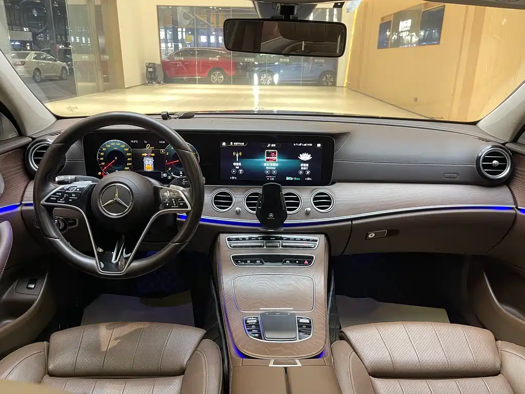 Mercedes-Benz E-Class 2022 — фото 8