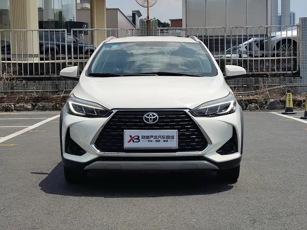 Toyota Yaris L 2021
