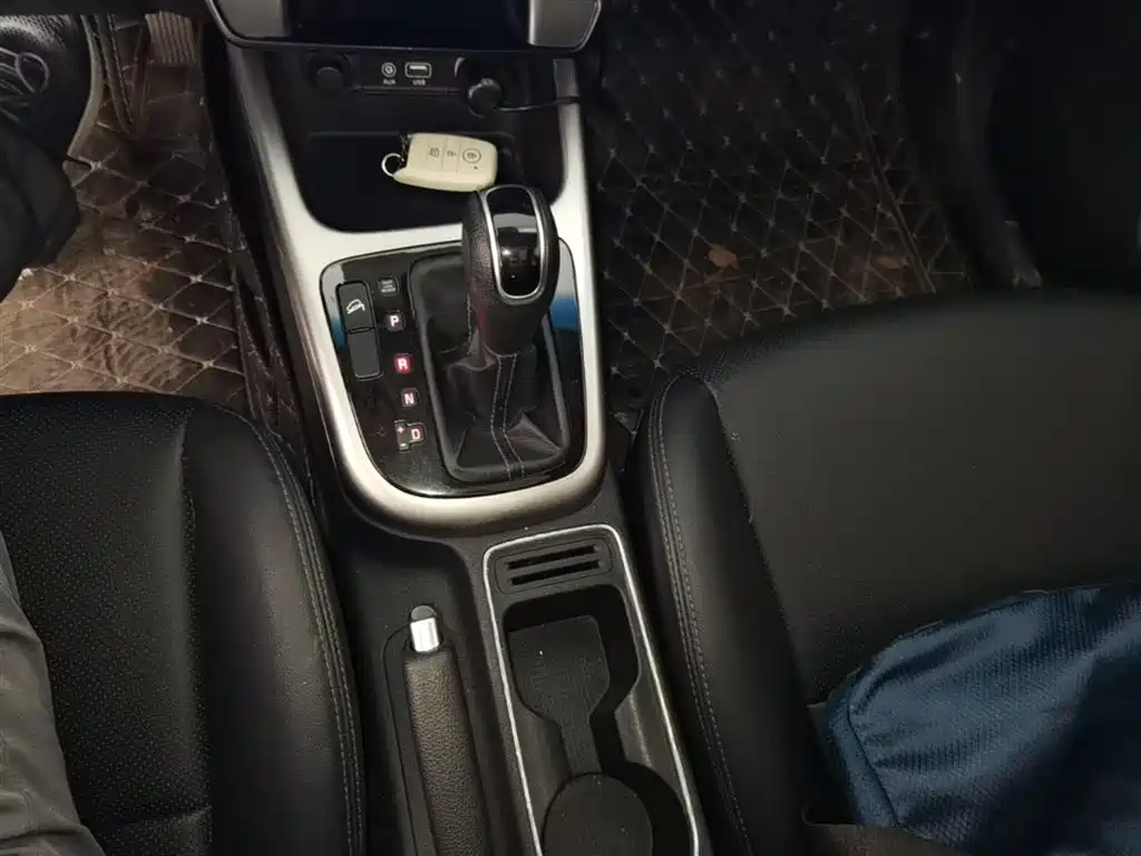 Kia KX3 2016 — фото 14