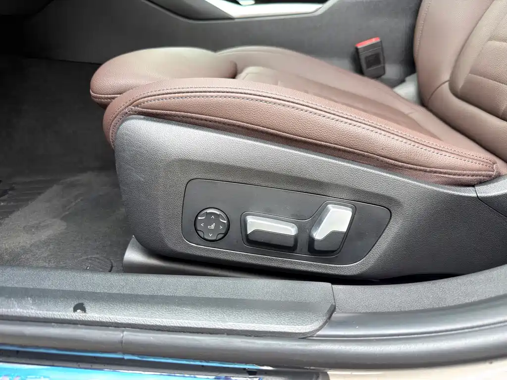 BMW 3 Series 2019 — фото 17