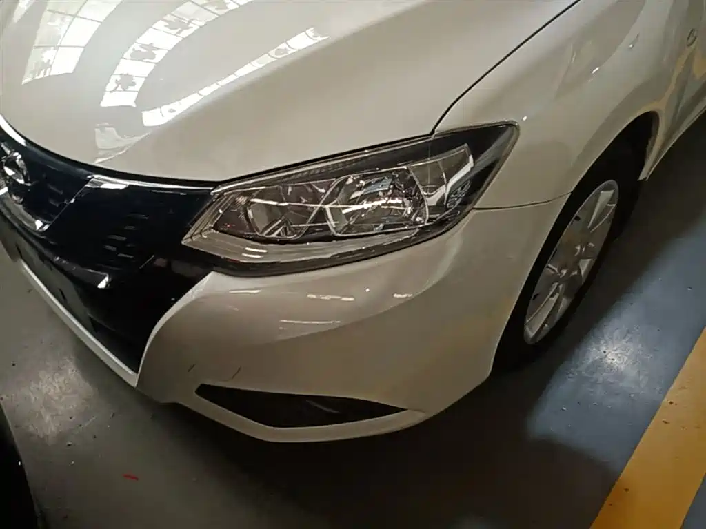 Nissan Tiida 2018 — фото 24