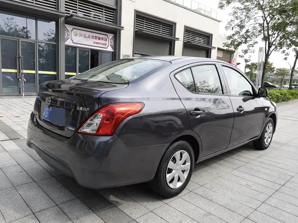 Nissan Sunny 2016 — фото 7