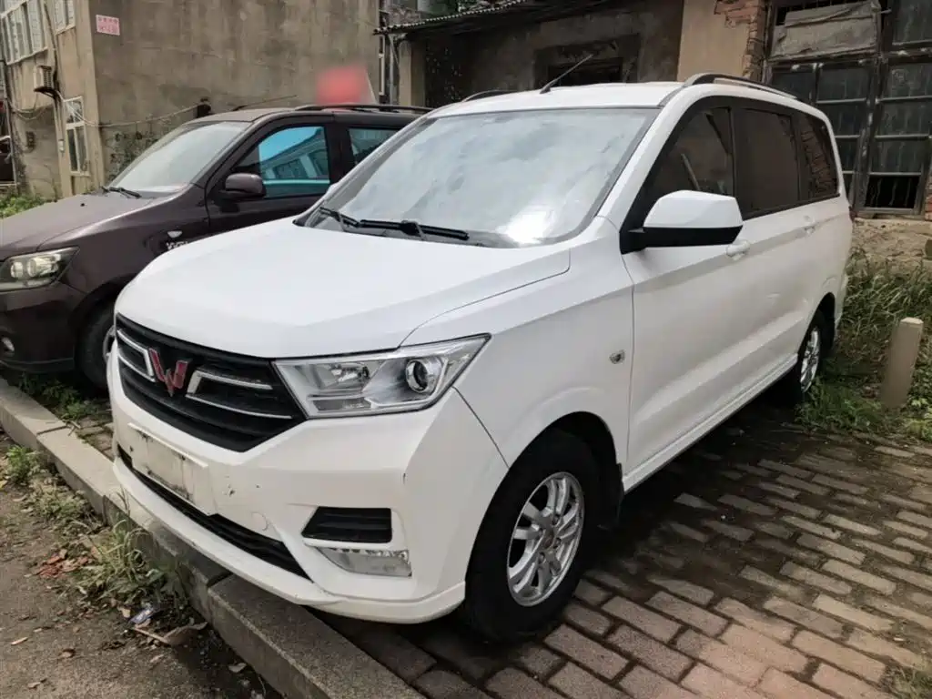 Wuling Hongguang 2019 — фото 1