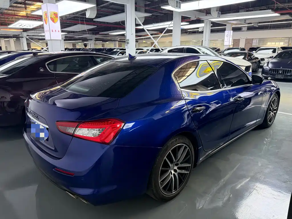 Maserati Ghibli 2017 — фото 15