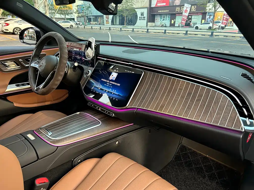 Mercedes-Benz E-Class 2025 — фото 14