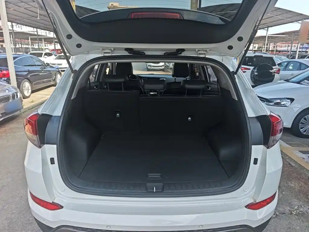 Hyundai Tucson 2017 — фото 19