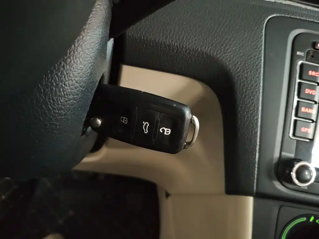 Skoda Rapid 2015 — фото 9