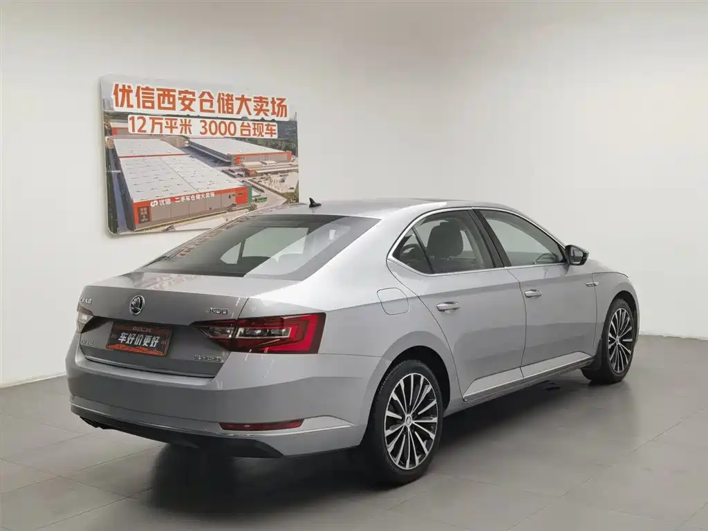 Skoda Superb 2015 — фото 2