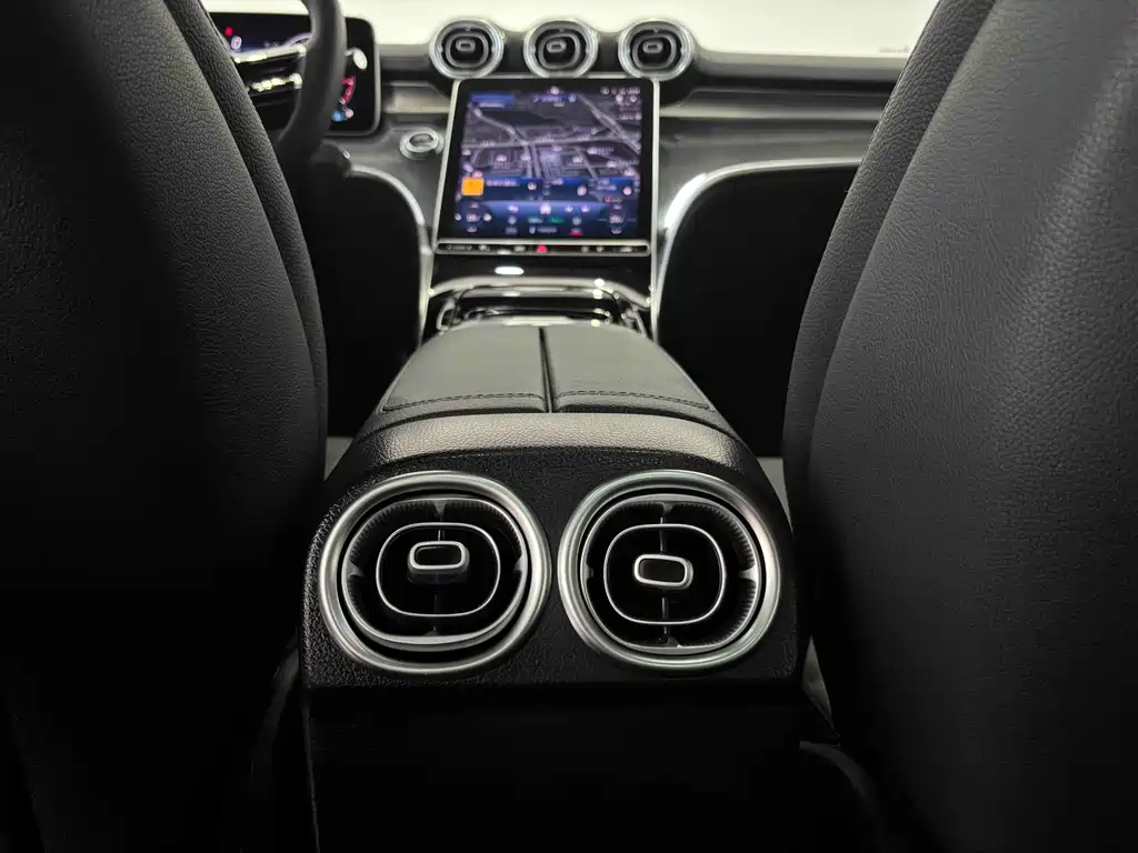 Mercedes-Benz C-Class 2024 — фото 26
