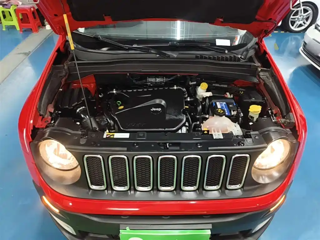 Jeep Renegade 2018 — фото 20
