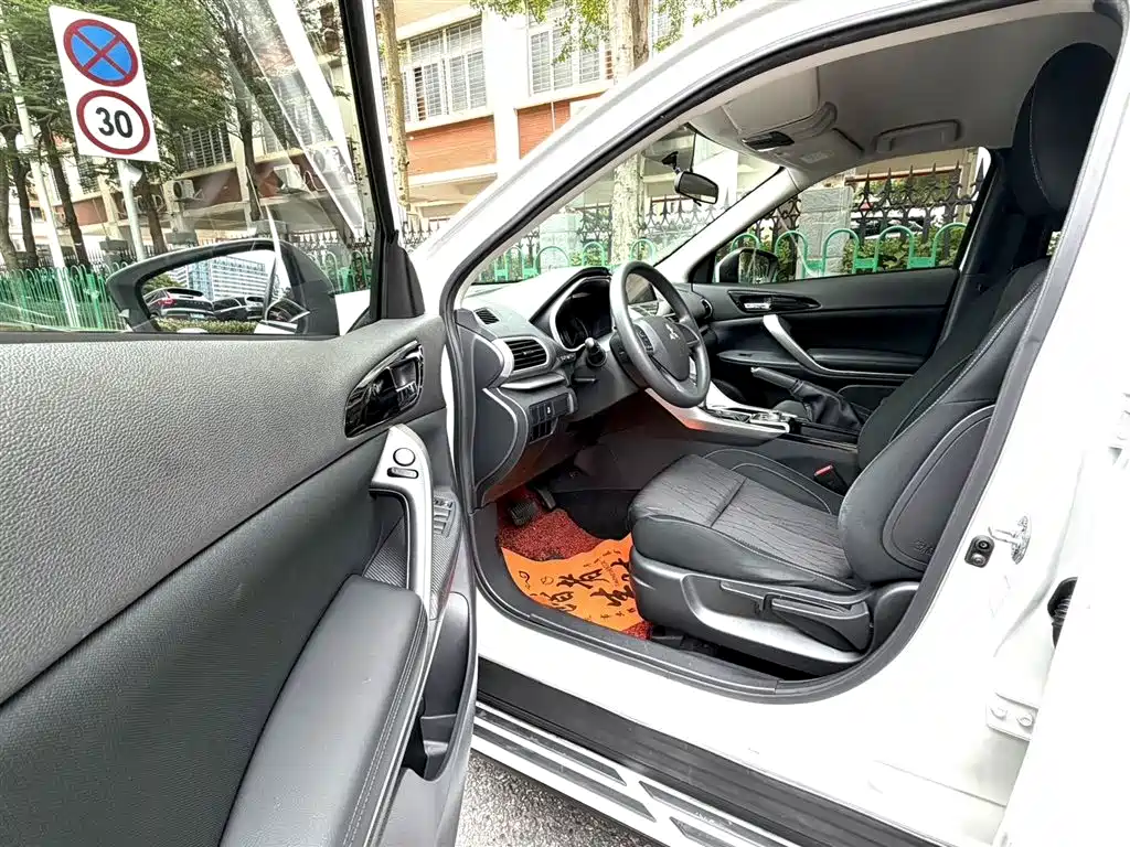 Mitsubishi Eclipse Cross 2019 — фото 4