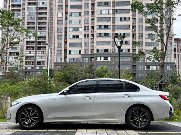 BMW 3 Series 2023
