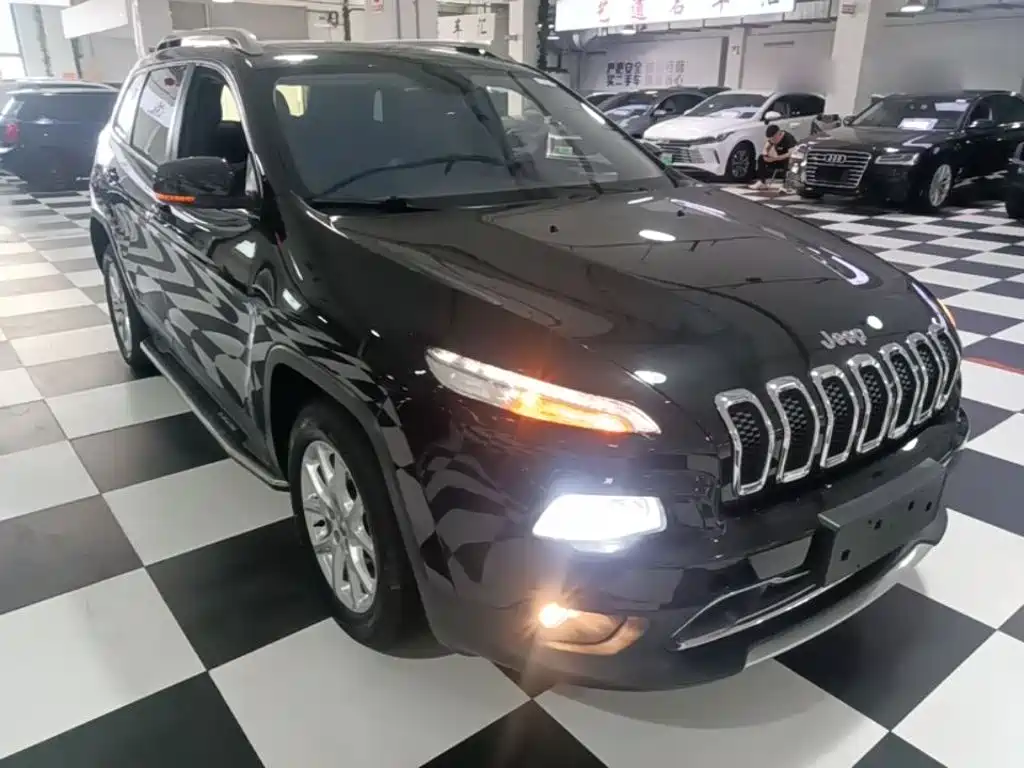 Jeep Cherokee 2018 — фото 4