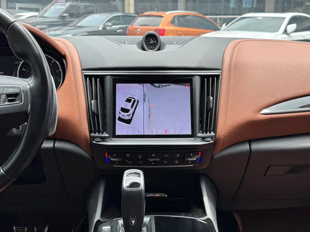 Maserati Levante 2021 — фото 15