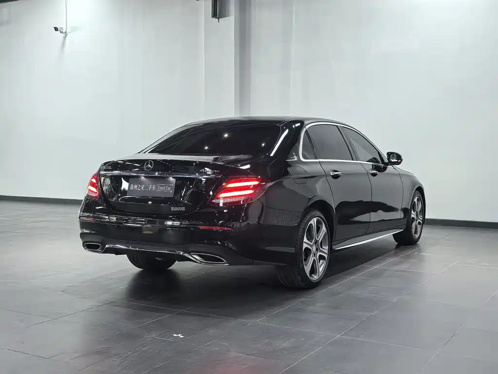 Mercedes-Benz E-Class 2017 — фото 16