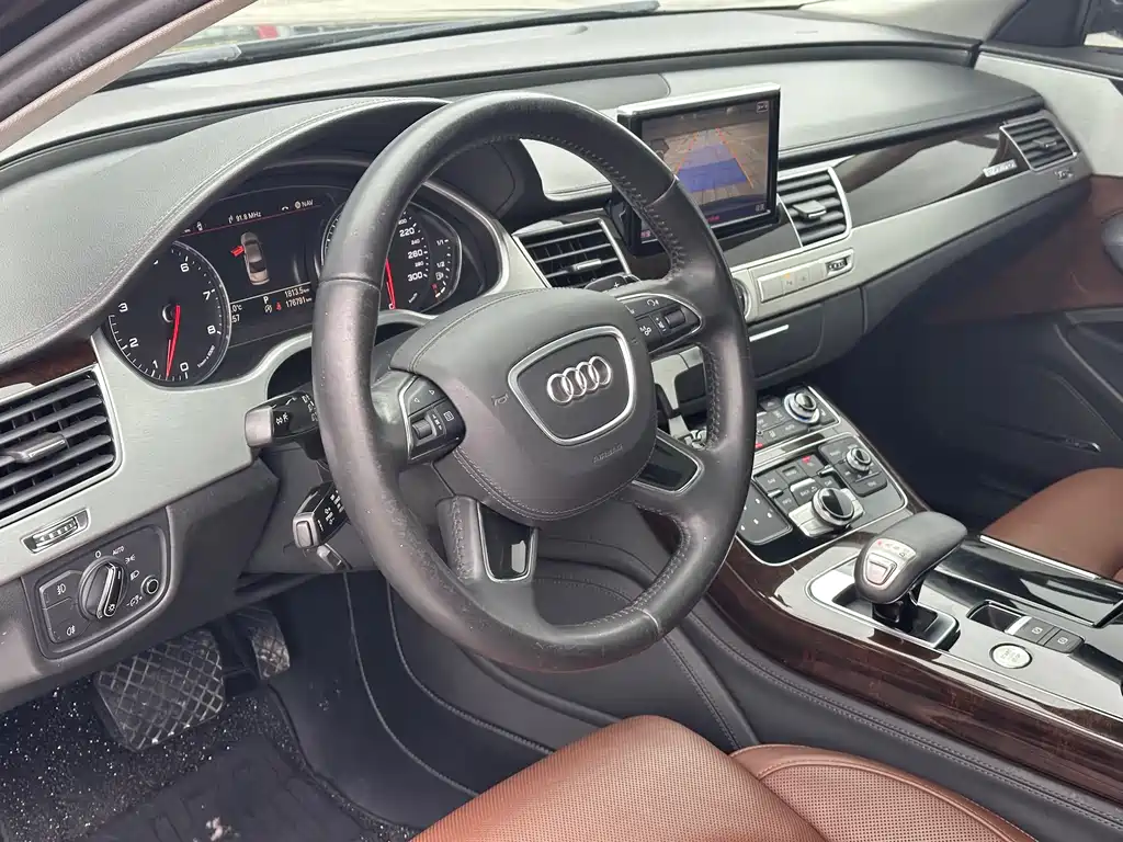 Audi A8 2014 — фото 13