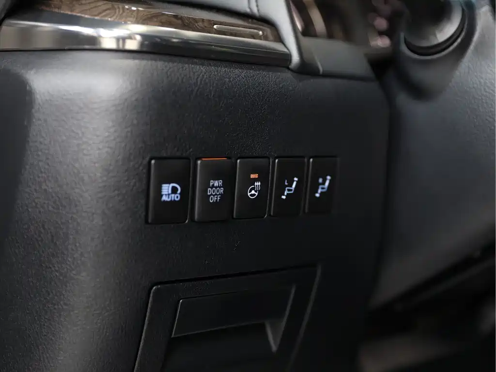 Toyota Alphard 2021 — фото 12