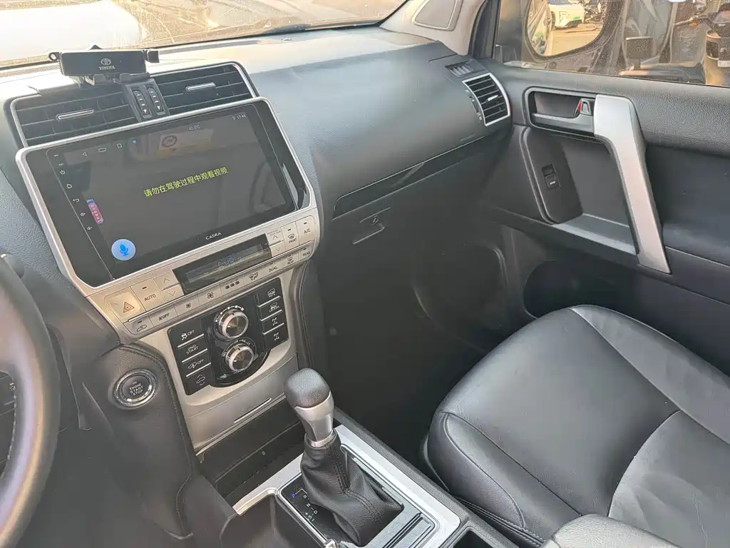 Toyota Prado 2017 — фото 10