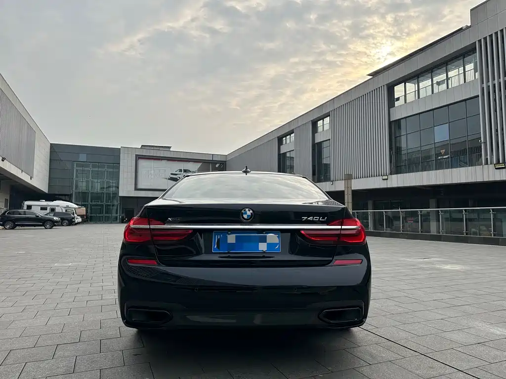 BMW 7 Series 2018 — фото 5