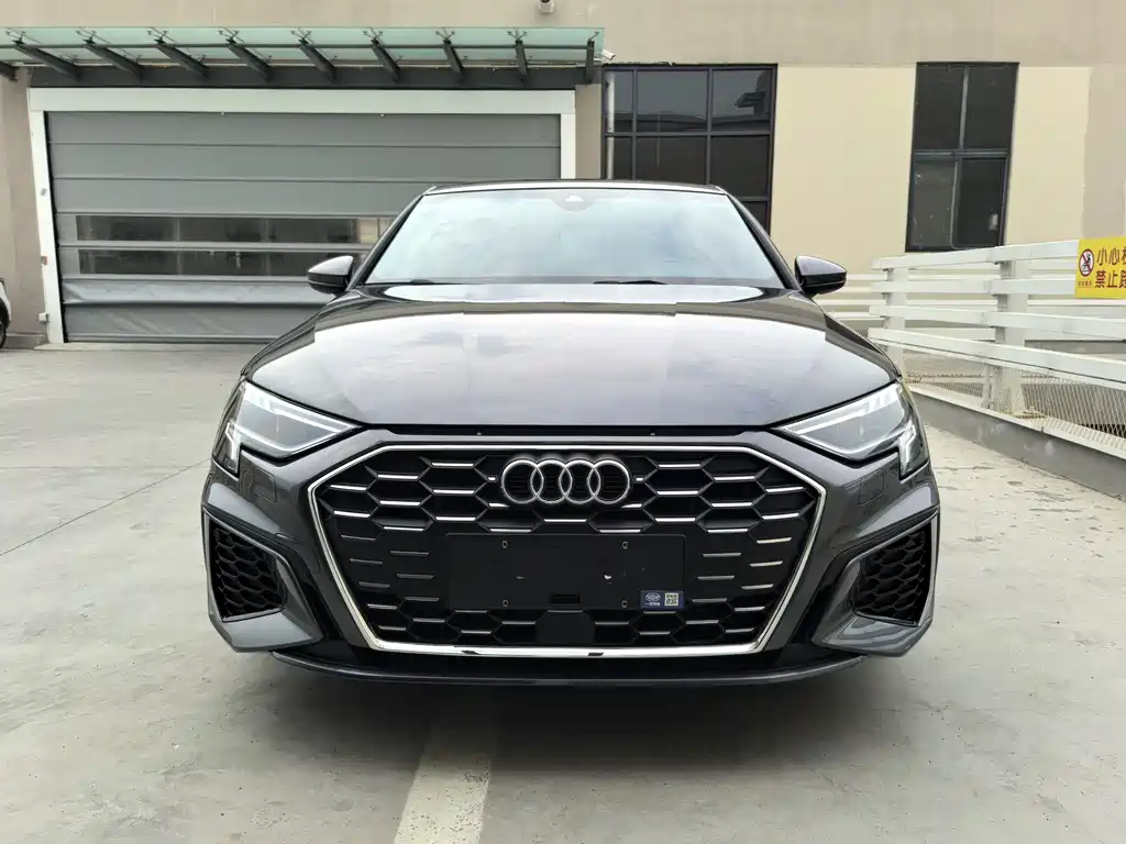 Audi A3 2023 — фото 2