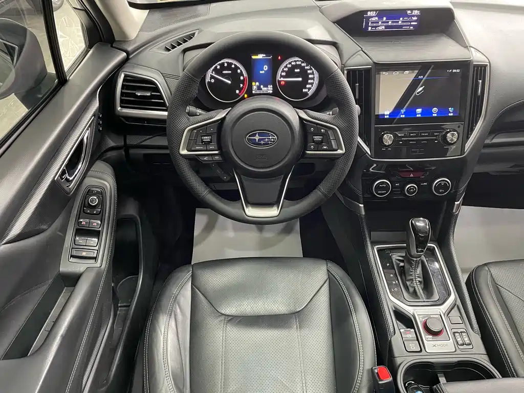 Subaru Forester 2021 — фото 12