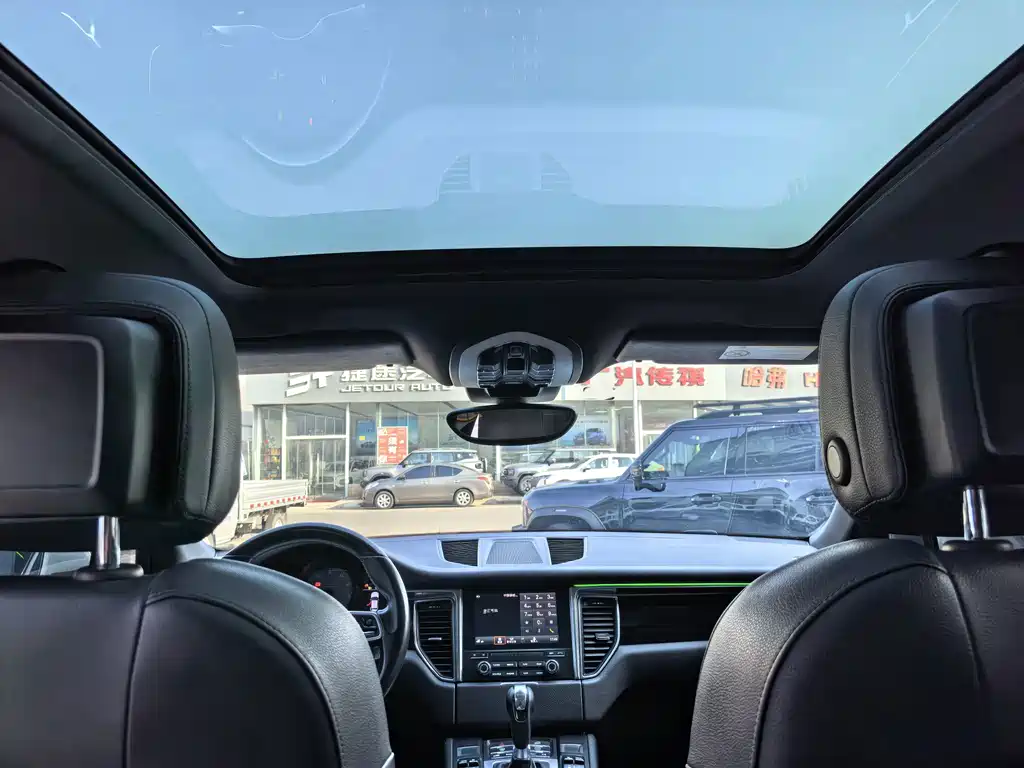 Porsche Macan 2016 — фото 11