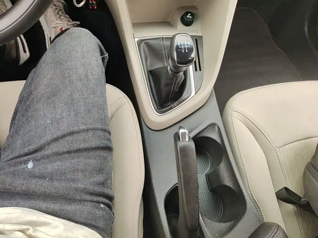 Buick Excelle 2017 — фото 14