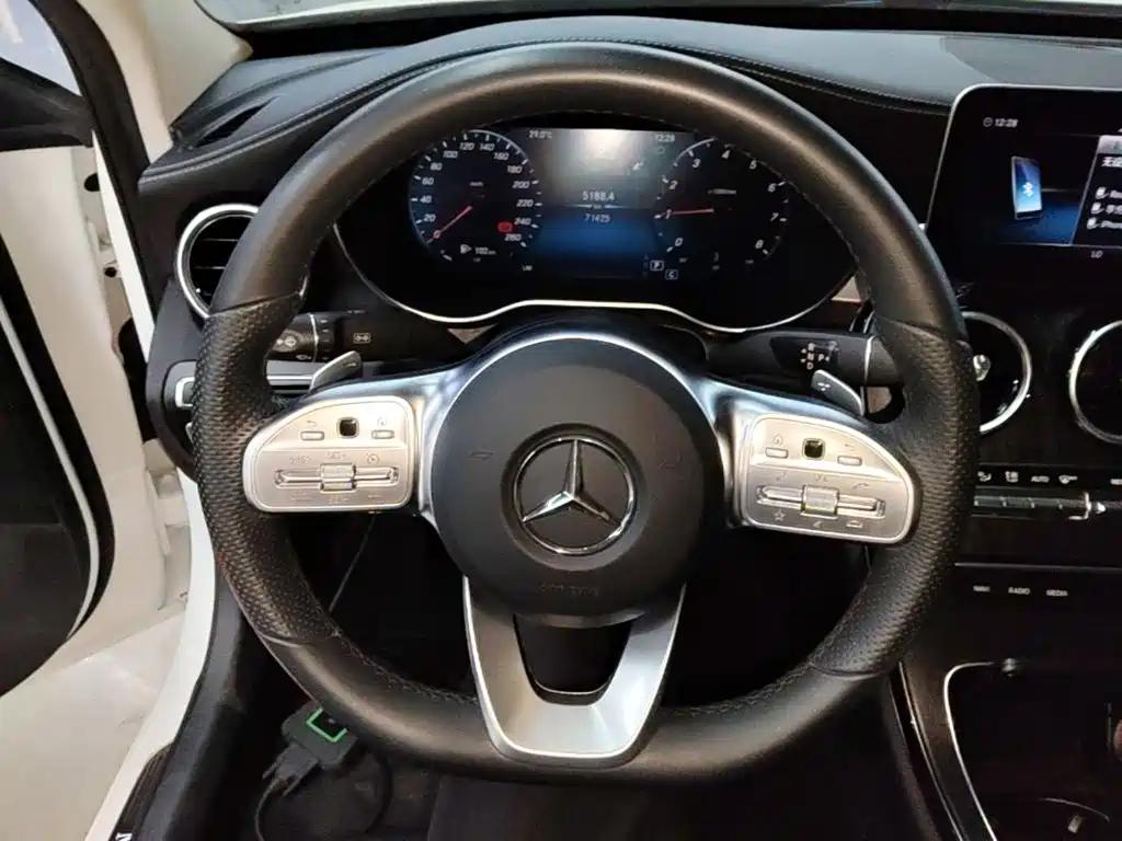 Mercedes-Benz C-Class 2020 — фото 11