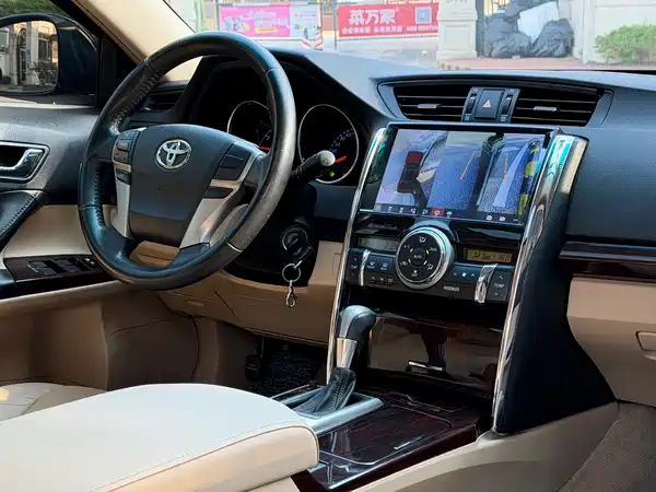 Toyota Reiz 2012