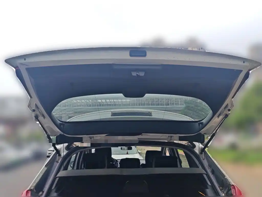 Peugeot 3008 2015 — фото 16