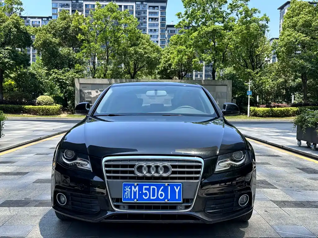 Audi A4L 2012 — фото 2