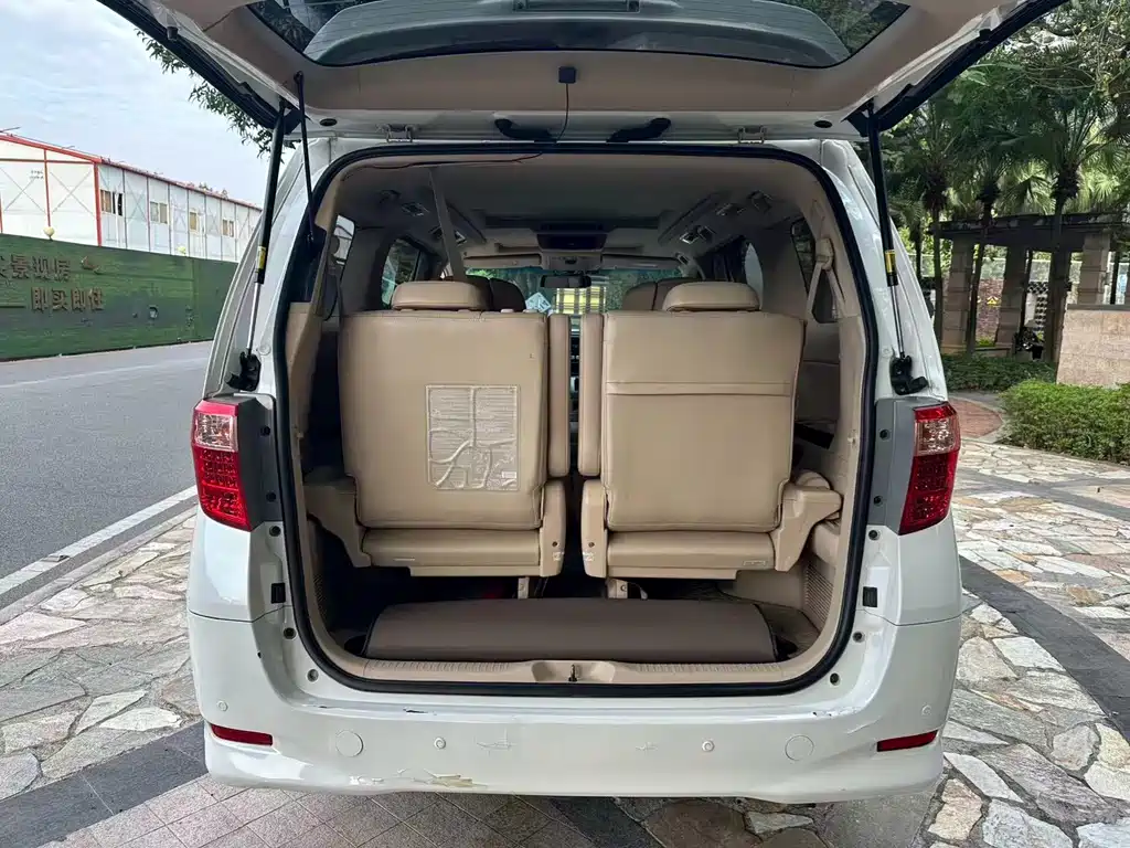 Toyota Alphard 2014 — фото 8