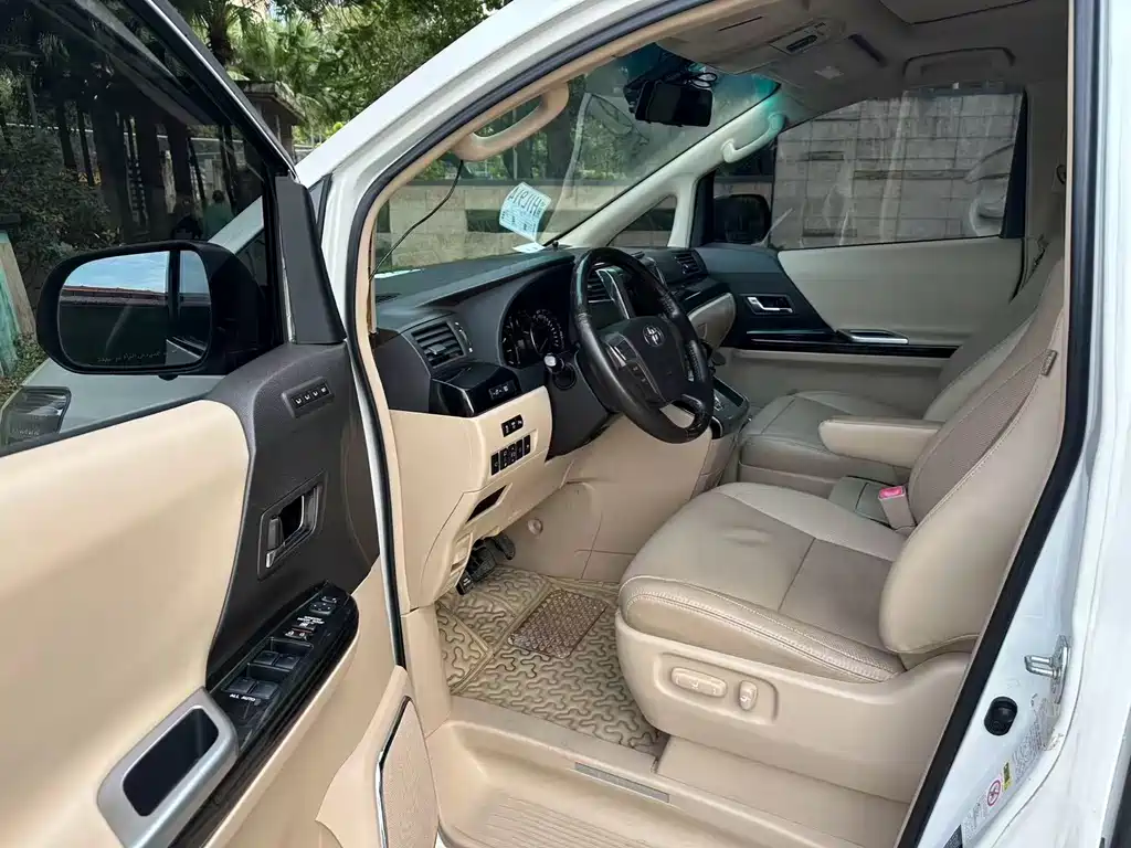 Toyota Alphard 2014 — фото 11