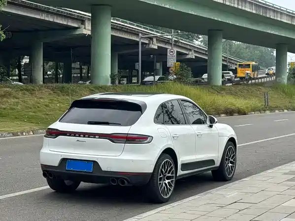 Porsche Macan 2021