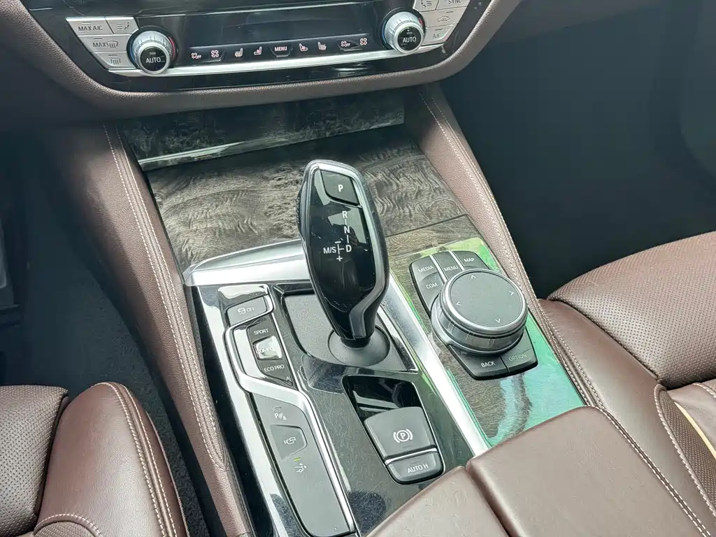 BMW 6 Series GT 2020 — фото 15
