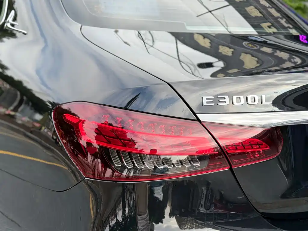 Mercedes-Benz E-Class 2023 — фото 21