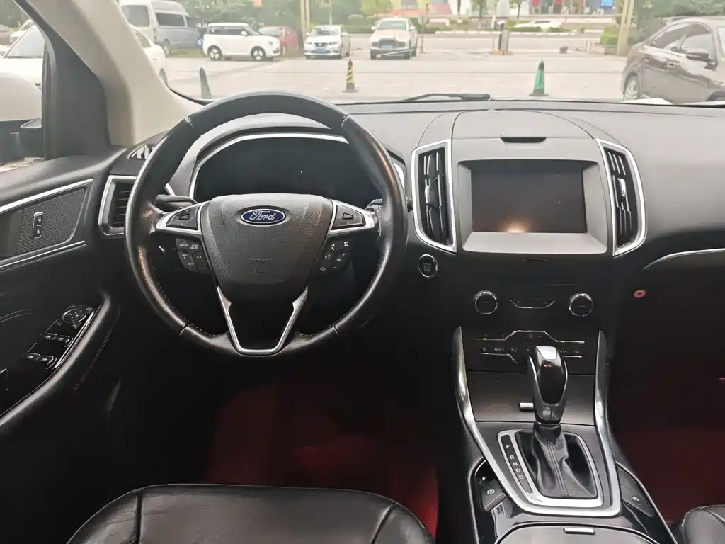 Ford Edge 2018 — фото 12