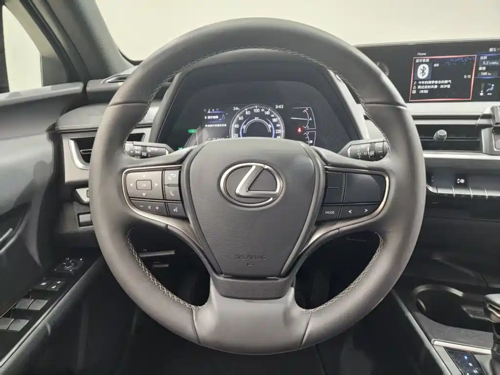 Lexus UX 2020 — фото 6
