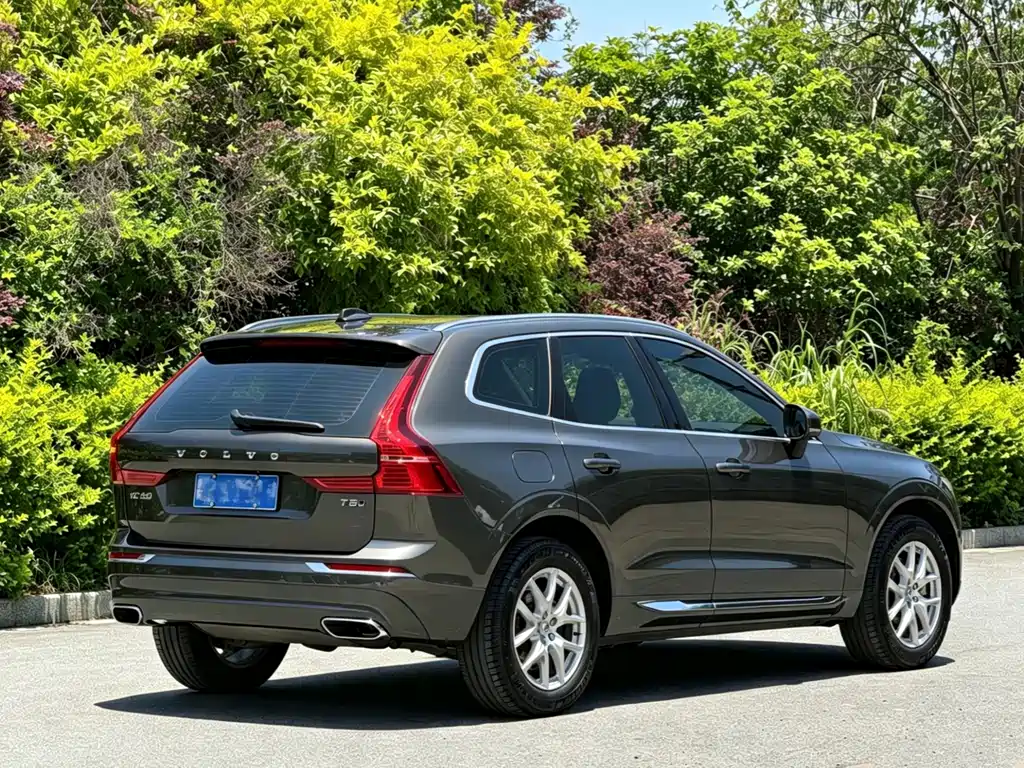 Volvo XC60 2021 — фото 7